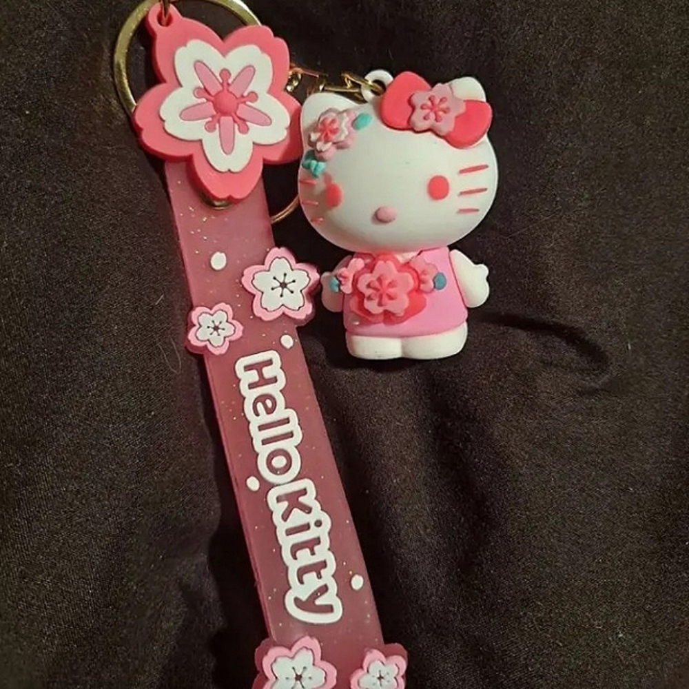 Hello Kitty Keychain - Picture 6 of 7